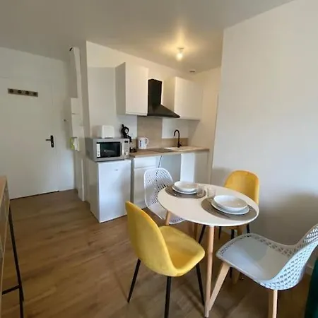 아파트 T2 Chic & Yellow 마자메